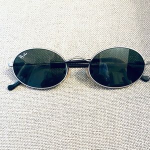 Vintage Retro 80’s/90’s  Ray-Ban Sunglasses #W2977